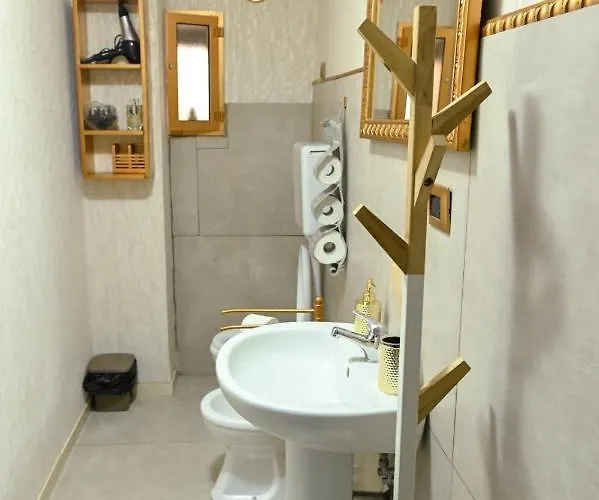 The Nest Of Envy * Bari